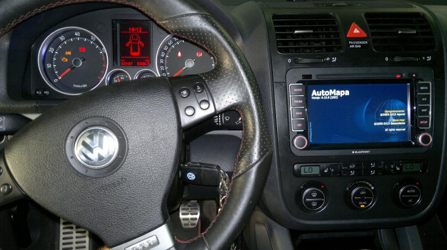VW Golf Blaupunkt.jpg